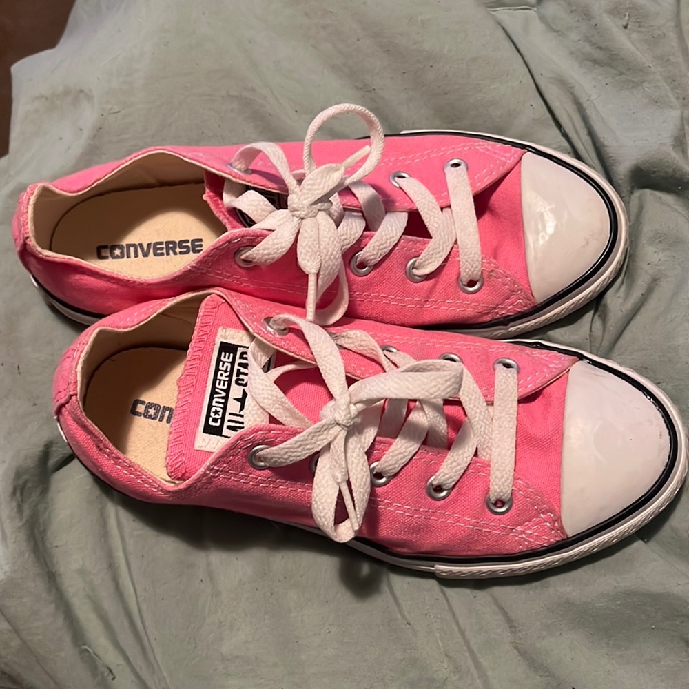 Pink converse